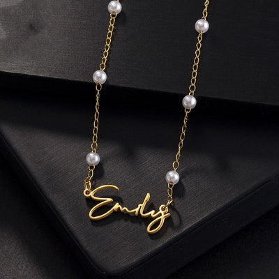 Name necklace women's water wave chain in gold-plated stainless steel.