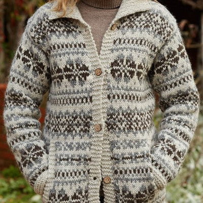 Digital printing winter cardigan with long sleeves and 3D pattern design.